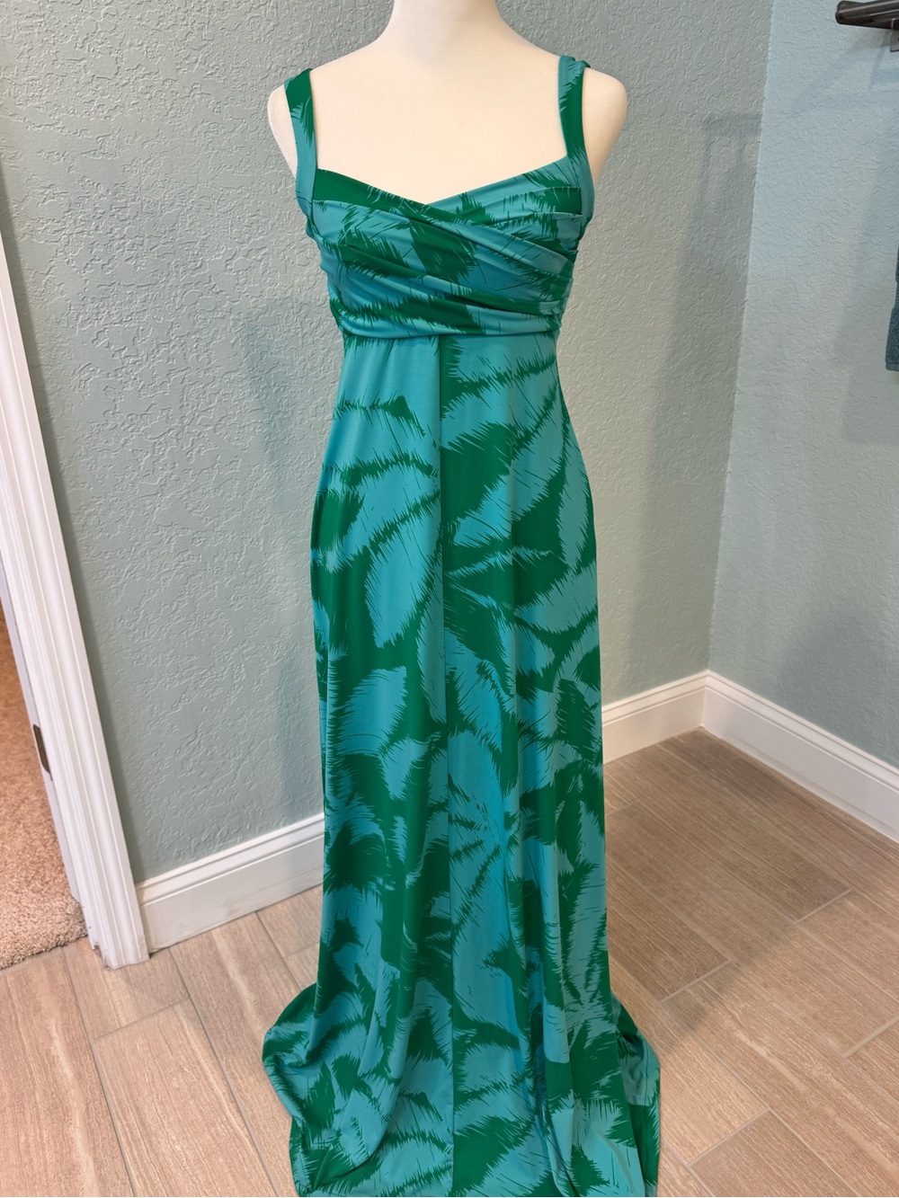 EUC BCBG tropical print maxi dress